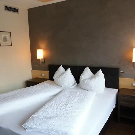Hotel Zum Tiroler Adler Tirolo