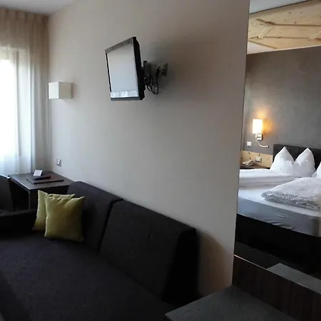 Zum Tiroler Adler Hotel