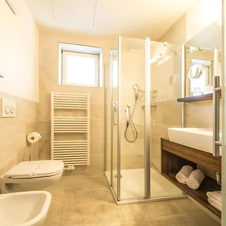 Hotel Zum Tiroler Adler 3*
