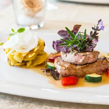 Hotel Zum Tiroler Adler 3*